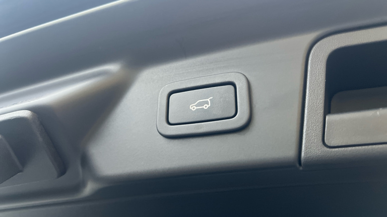 Land Rover Range Rover Velar 2.0 D200 Edition 5dr Auto Diesel Estate